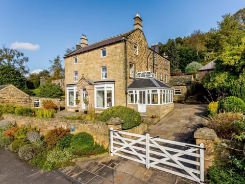 Welcome to this delightful Pre-Victorian house 