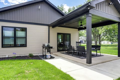 House (2 Bedrooms) | Interior
