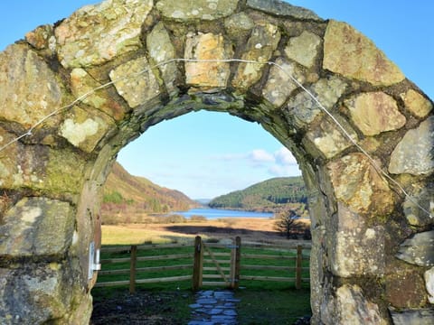 Take a walk around the garden with the beautiful lake in sight 