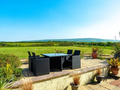The perfect spot to enjoy a light bite or evening drinks