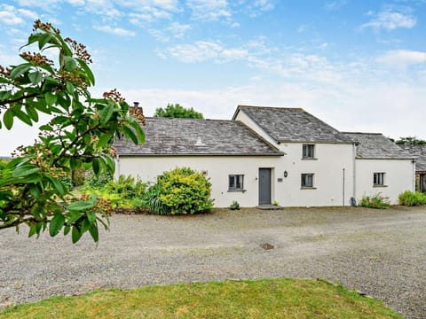 Stunning, detatched Farmhouse with far reaching countryside views