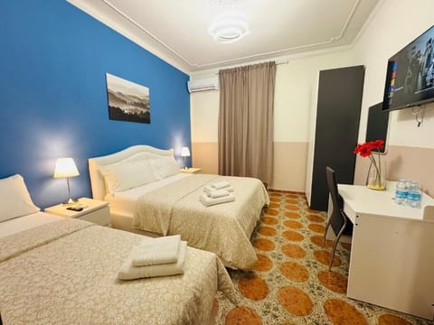 Basic Triple Room, Garden View | Desk, WiFi (free)