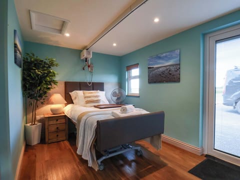 3 bedrooms, individually decorated, individually furnished