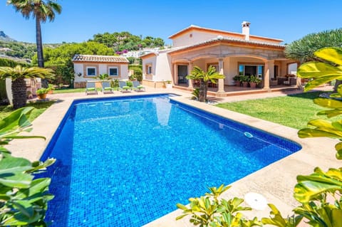Villa Oliveres image