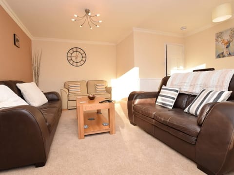 Relax on the comfy sofas and enjoy a great movie together