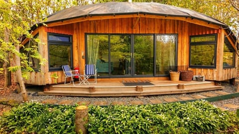 Immerse yourself in nature in this secluded glamping pod