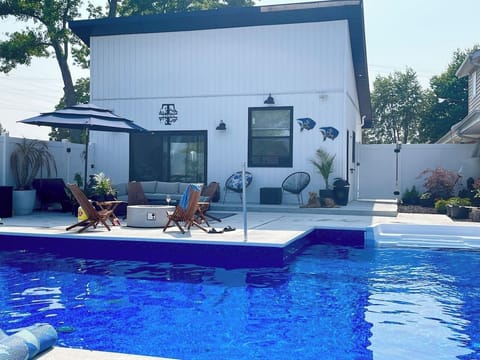 Pool with gym open from May 15-Sept 20