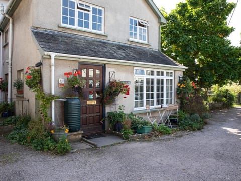 A great position - walkable into Crickhowell centre