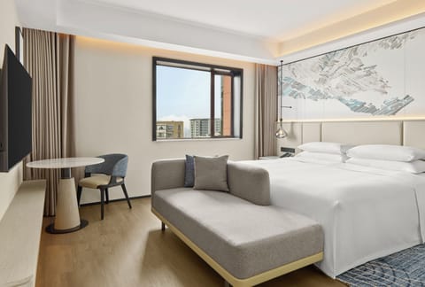 Premium Room, 1 King Bed, City View