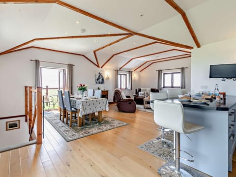 This property offers a homely, rural retreat with lots of space and views across the countryside