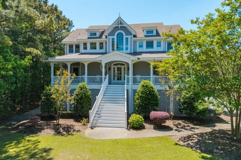 CC059: Sweet Retreat | Front Exterior