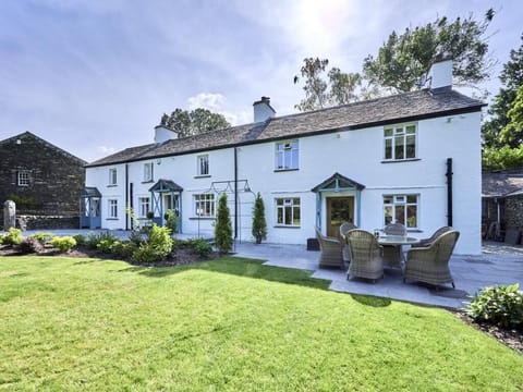 3 cottages, now converted into one large cottage.
