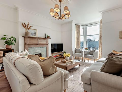 A welcoming and elegant townhouse nestled in the heart of Keswick