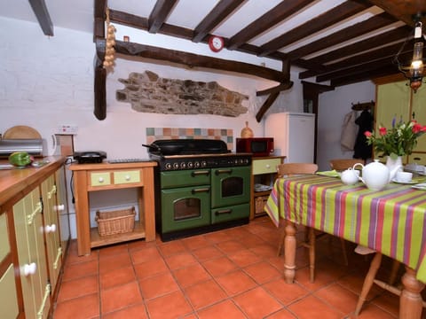 Prepare your favourite meals in the country style kitchen