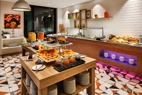 Daily buffet breakfast for a fee