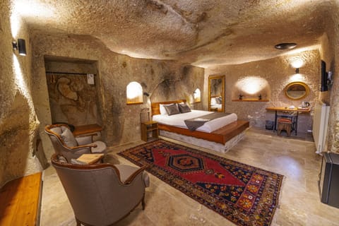 Deluxe Cave Room | Premium bedding, individually decorated, individually furnished, desk