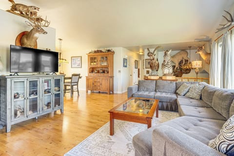 Anchorage Vacation Rental | 3BR | 2.5BA | 1,700 Sq Ft | 11 Steps to Enter