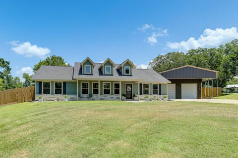 Livingston Vacation Rental | 4BR | 2BA | 2,000 Sq Ft