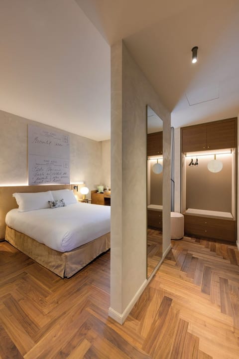 Classic Double or Twin Room, Hill View | In-room safe, desk, laptop workspace, blackout drapes