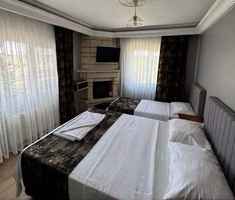 Family Twin Room, Balcony, City View | Desk, WiFi (free)