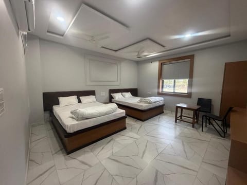 Family Room | WiFi (free)