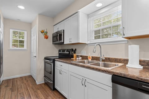 Condo, Multiple Beds, Golf View (Pond View Escape) | Private kitchen