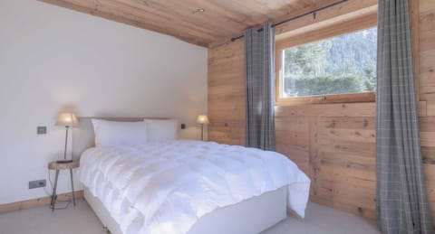 Apartment | 5 bedrooms, laptop workspace, iron/ironing board, bed sheets