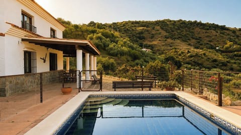 Casa Viladán Colmenar by Ruralidays