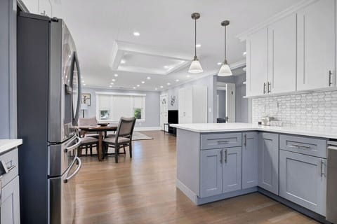 Luxury Suite (Upstairs) | Private kitchen | Full-size fridge, microwave, stovetop, dishwasher