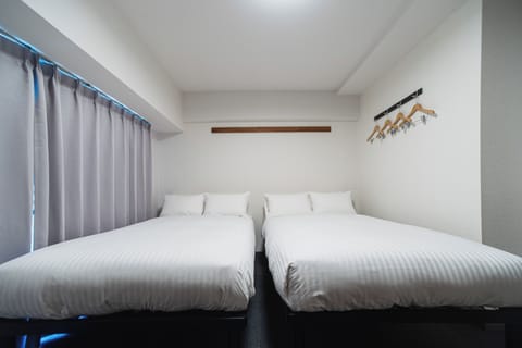 Standard Twin Room | Down comforters, desk, WiFi (free), bed sheets