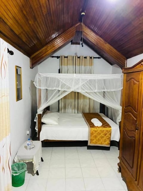Comfort Double or Twin Room, Garden View | Desk, laptop workspace, iron/ironing board, WiFi (free)