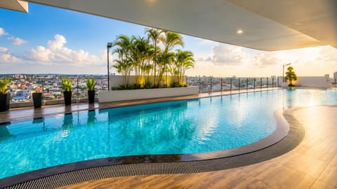 4 outdoor pools