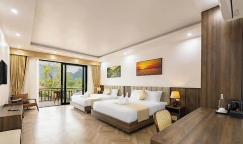 Family Quadruple Room, Balcony | Desk, laptop workspace, WiFi (free)