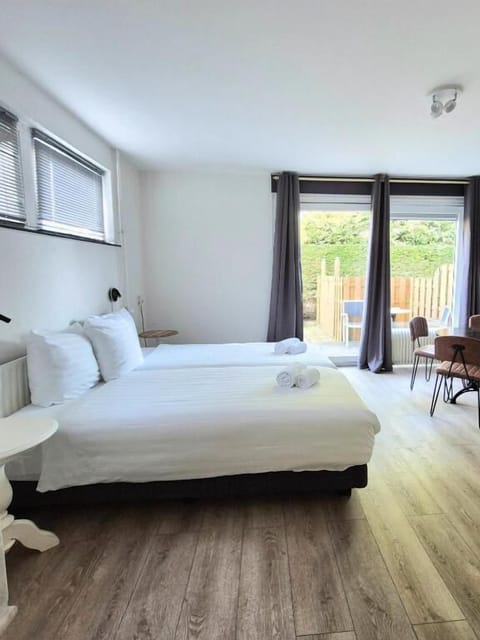 Family Room, Patio | In-room safe, WiFi (free)