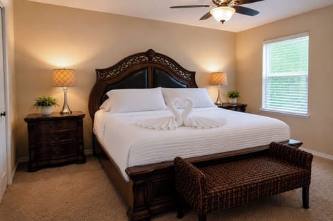 House (6 Bedrooms) | Interior