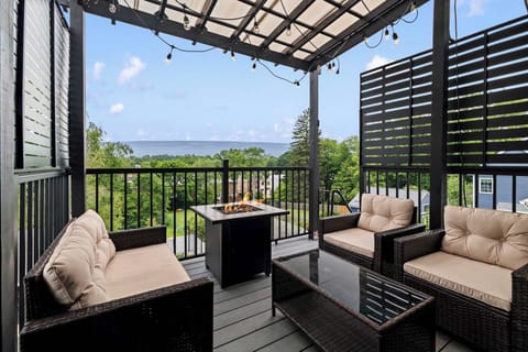 Penthouse deck covered under string lights and privacies with fire pit - enjoy the best views the house has to offer!
Virtual tour: bit.ly/660U3
Video tour: youtu.be/bLwgjXXx96o