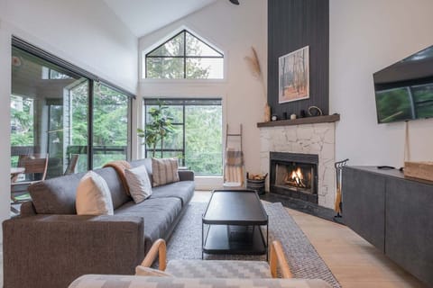 Living area: Smart TV