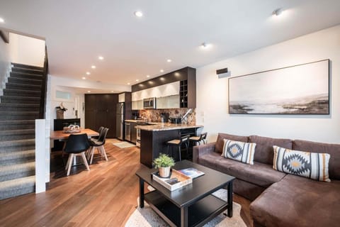 Living area: Smart TV