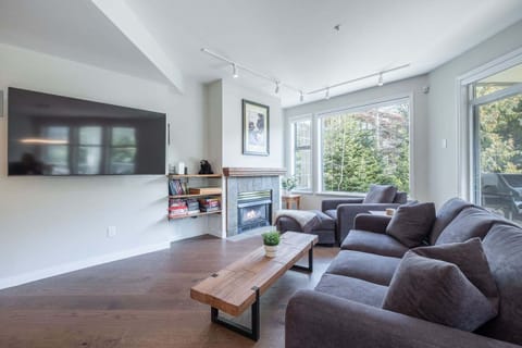 Living area: Smart TV