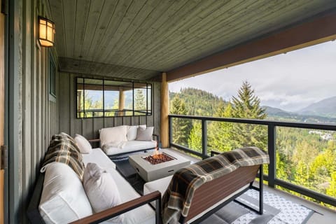 Private balcony: Mountain views