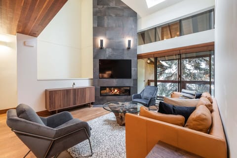 Living area: Smart TV