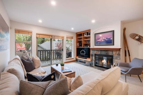 Living area: Smart TV