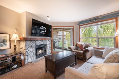 Living area: Gas fireplace