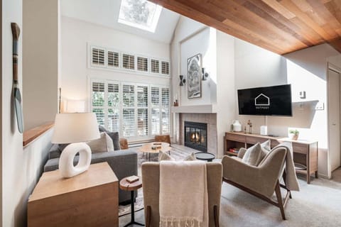 Living area: Gas fireplace