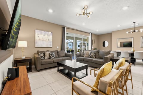 2176 Lelani Circle (1).jpg
