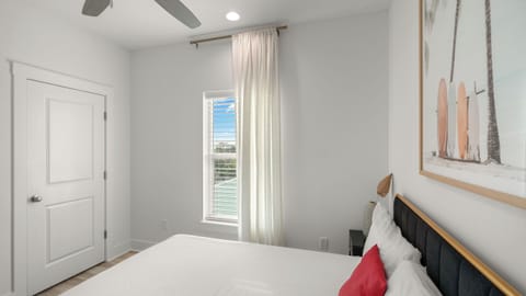 House (6 Bedrooms) | Interior