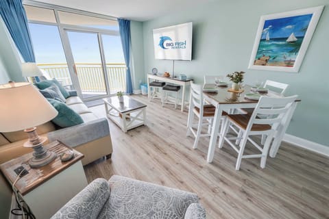 Bright Living Space with Relaxing Views 🌊
