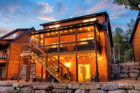 Welcome to The Good Life Getaway! A four-bedroom cabin in Tall Timbers camp. Centrally located within the resort and close to all the amenities, it's your perfect vacation getaway.  Are you ready to live the Good Life?