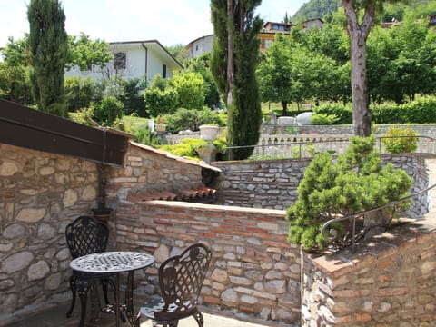 Property, Wall, Yard, Backyard, Stone Wall, Patio, Flagstone, House, Garden, Real Estate