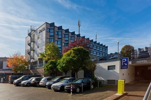 Hotel Exterior [summer]
